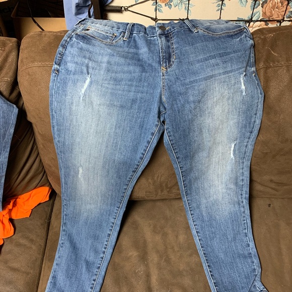 Jeans - Picture 2 of 5